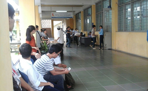 Quay cuồng với "vòng xoáy" tuyển sinh ảnh 2